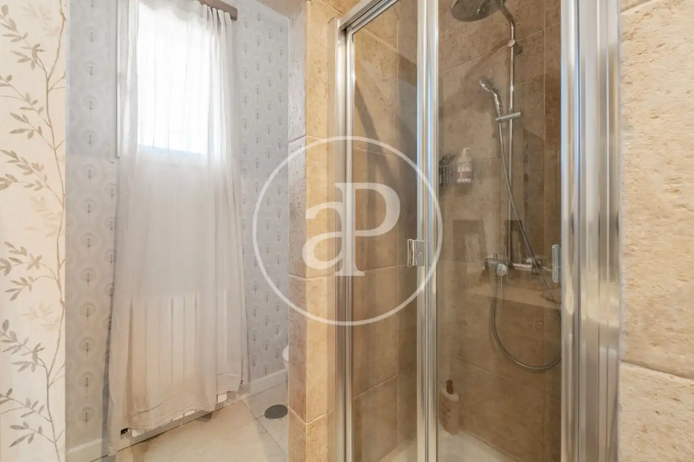 Baño de Casa o chalet de alquiler en Pozuelo de Alarcón con Aire acondicionado, Calefacción y Jardín privado