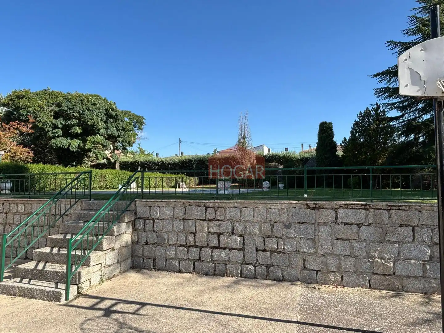 Vista exterior de Casa o xalet en venda en Ávila amb Calefacció, Jardí privat i Traster