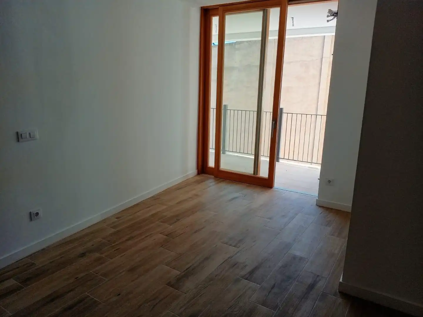 Dormitori de Pis en venda en Vilafranca del Penedès amb Parquet, Terrassa i Balcó
