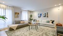 Sala d'estar de Pis en venda en Alcalá de Henares amb Aire condicionat i Balcó