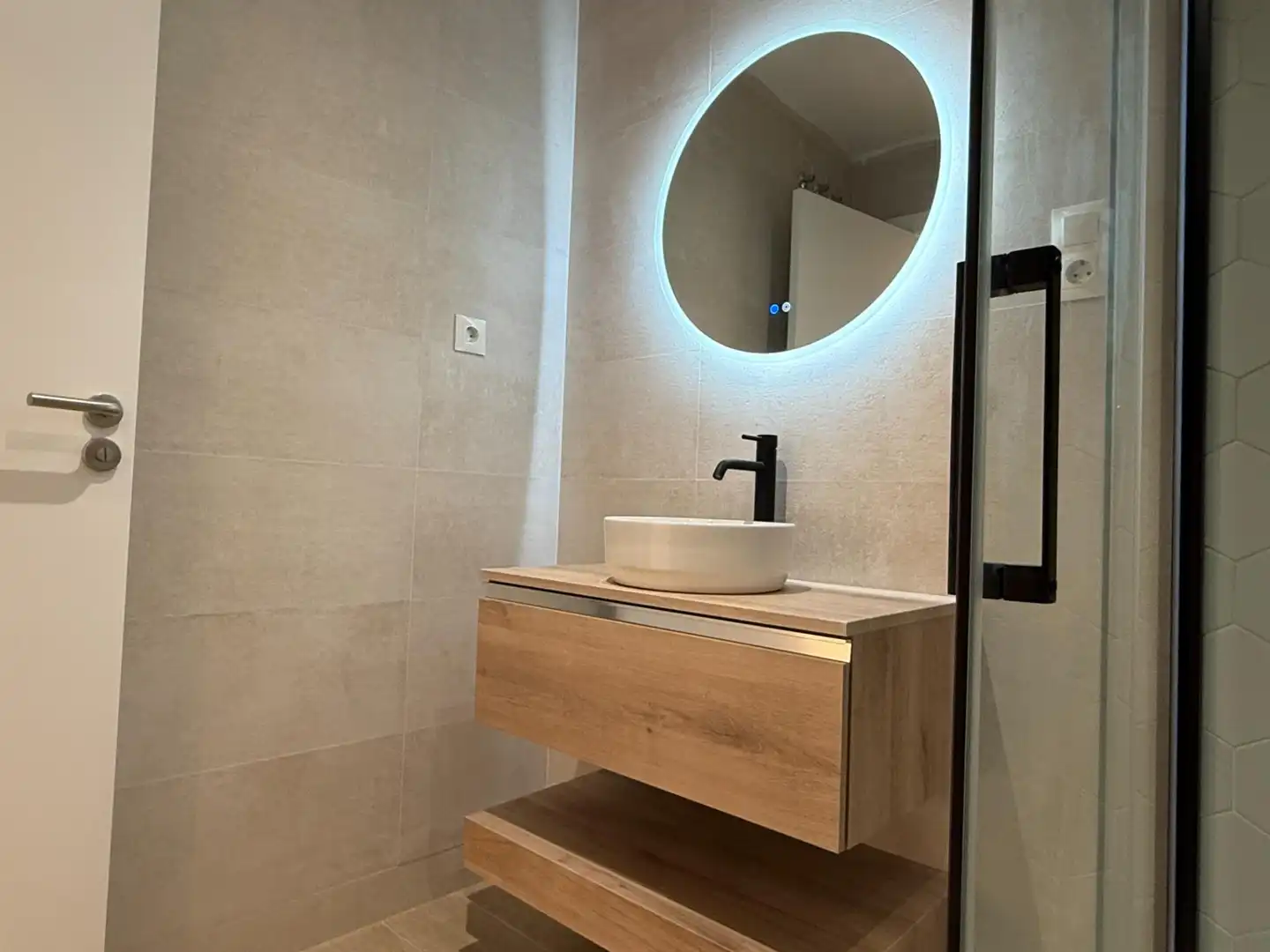 Bathroom of Flat for sale in Sabadell  with Parquet flooring and Terrace