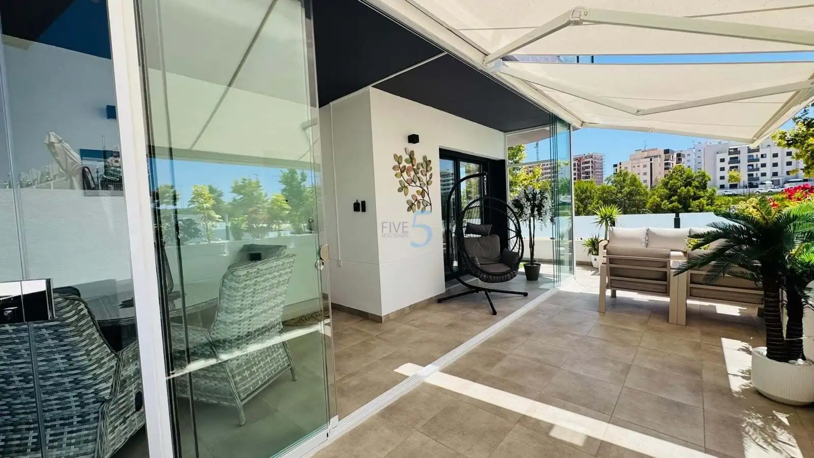 Terrasse von Wohnung zum Verkauf in Santa Pola mit Klimaanlage, Terrasse und Schwimmbad