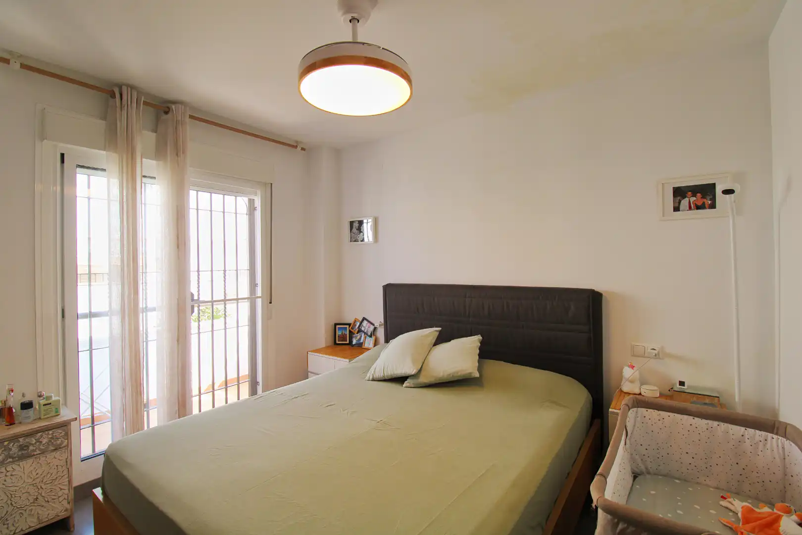 Habitación de Casa adosada en venta en Alhaurín de la Torre con Aire acondicionado, Jardín privado y Terraza