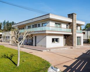 Vista exterior de Casa o xalet en venda en Bóveda amb Piscina