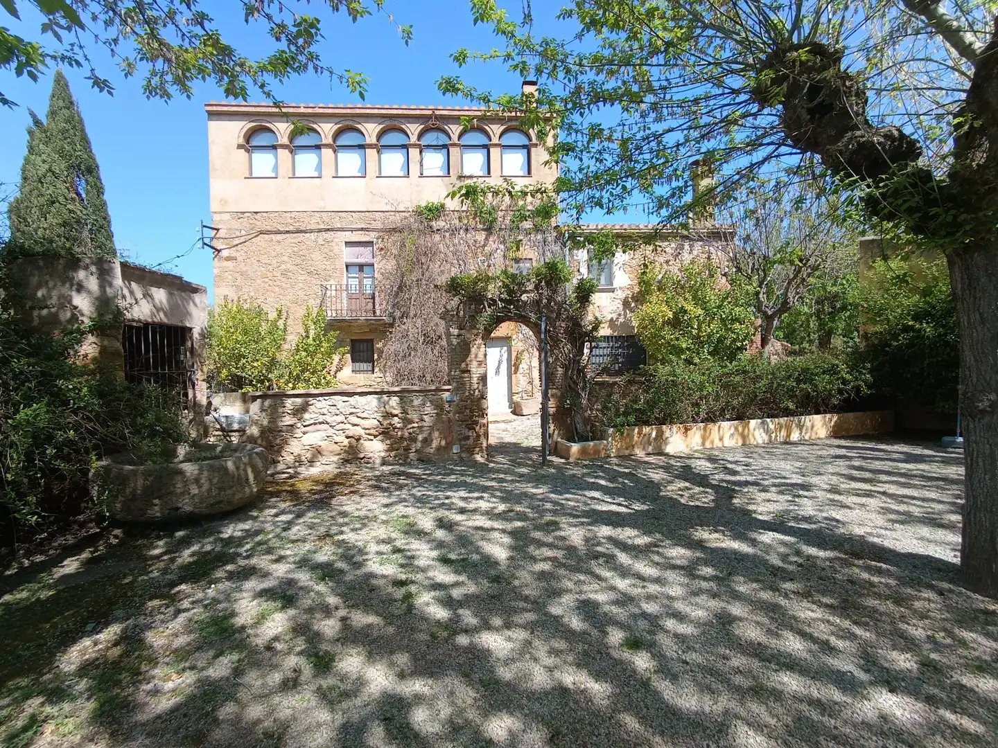 Außenansicht von Country house zum Verkauf in Forallac mit Heizung, Privatgarten und Terrasse