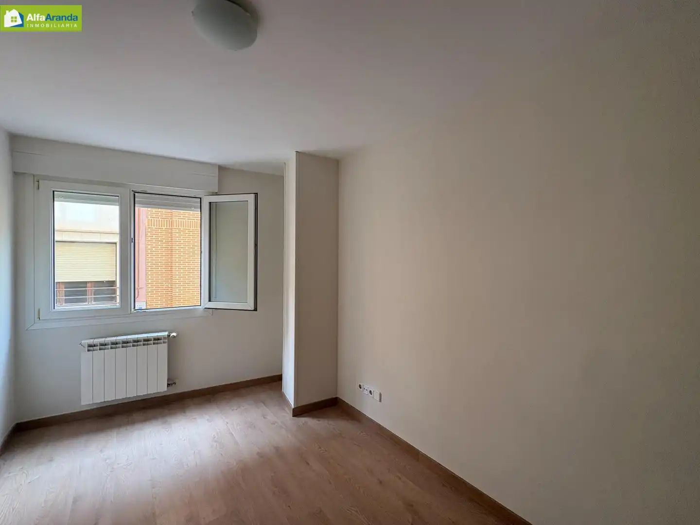 Dormitori de Apartament en venda en Aranda de Duero amb Calefacció