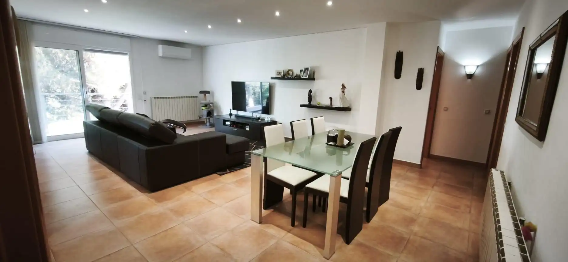Sala d'estar de Casa o xalet en venda en Argentona amb Jardí privat