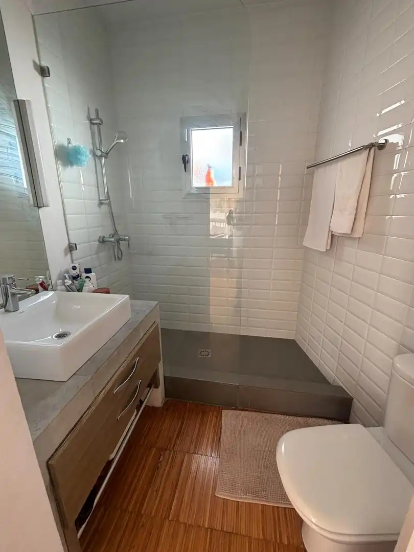 Bany de Apartament en venda en Málaga amb Aire condicionat, Terrassa i Moblat