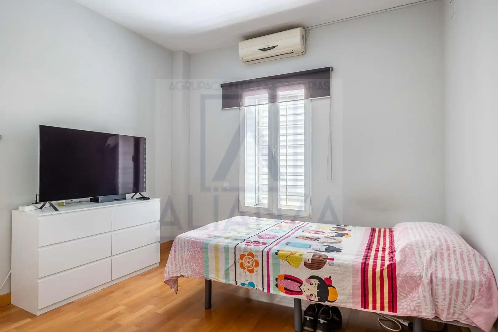 Dormitori de Casa adosada en venda en Almensilla amb Aire condicionat i Traster
