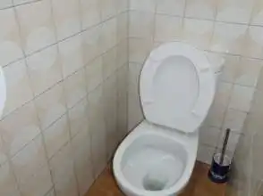 Badezimmer von Geschaftsraum zur Miete in Gijón  mit Terrasse und Möbliert