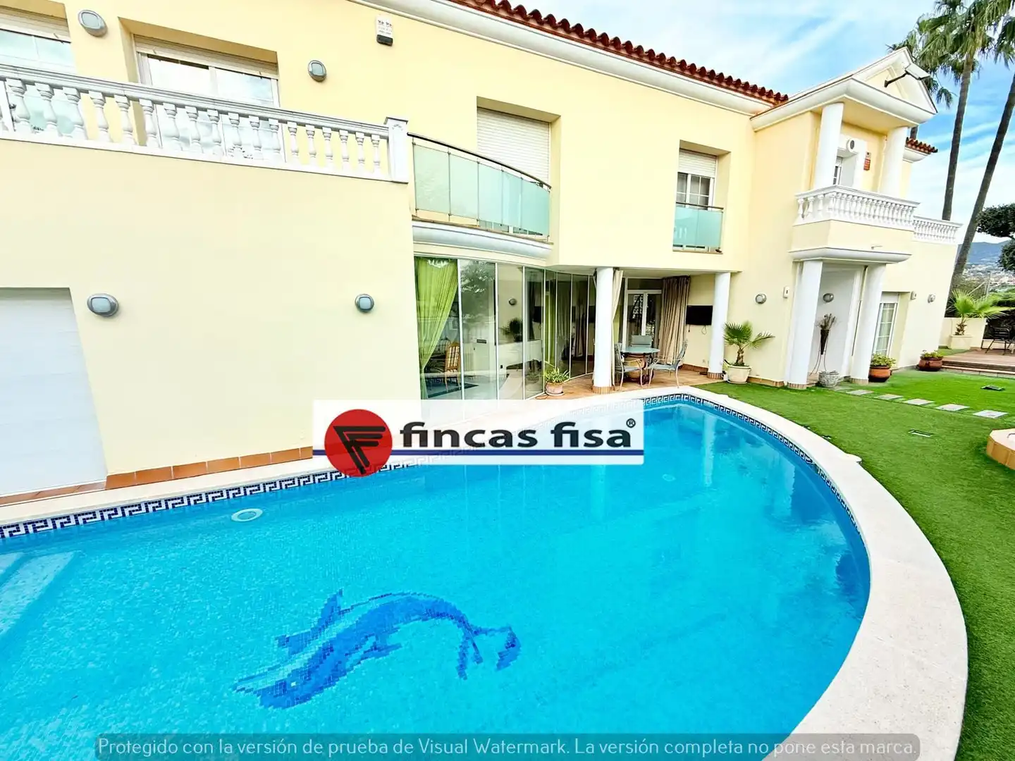 Vista exterior de Casa o xalet en venda en Premià de Dalt amb Aire condicionat, Calefacció i Jardí privat