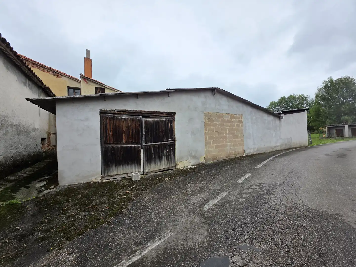 Vista exterior de Casa adosada en venda en Nava amb Calefacció i Traster