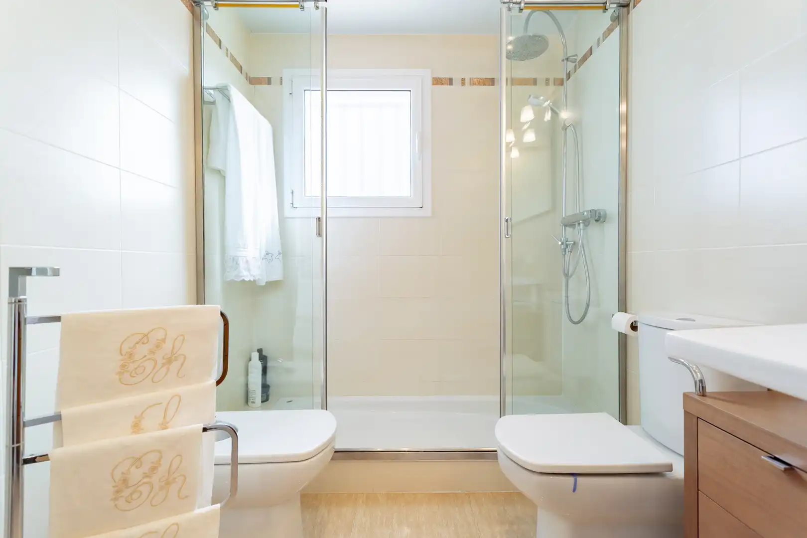 Baño de Casa adosada en venta en Torredembarra con Aire acondicionado, Calefacción y Jardín privado