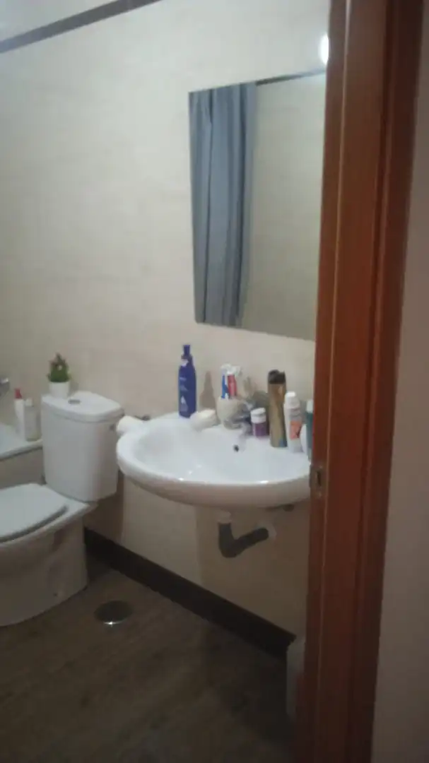 Badezimmer von Wohnung zum Verkauf in Villarrobledo mit Klimaanlage, Heizung und Parkett