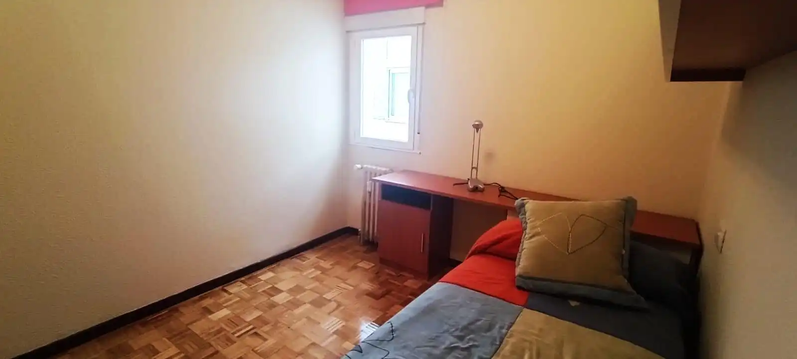Dormitori de Pis en venda en Zamora Capital  amb Calefacció i Parquet