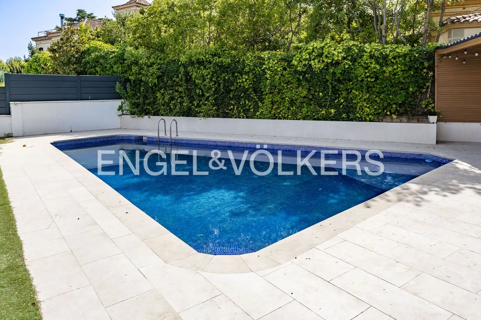 Piscina de Casa o xalet de lloguer en Sant Cugat del Vallès amb Aire condicionat, Calefacció i Jardí privat