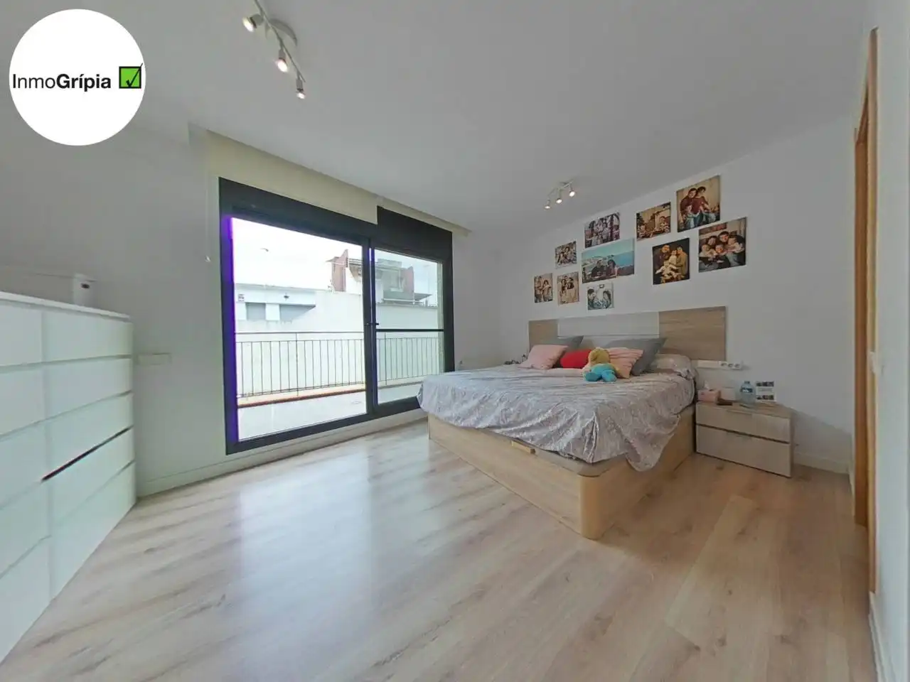 Bedroom of Houses for sale in Terrassa  with Air Conditioner, Heating and Terrace