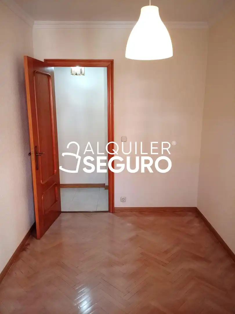 Schlafzimmer von Wohnung zur Miete in Valladolid mit Heizung und Terrasse