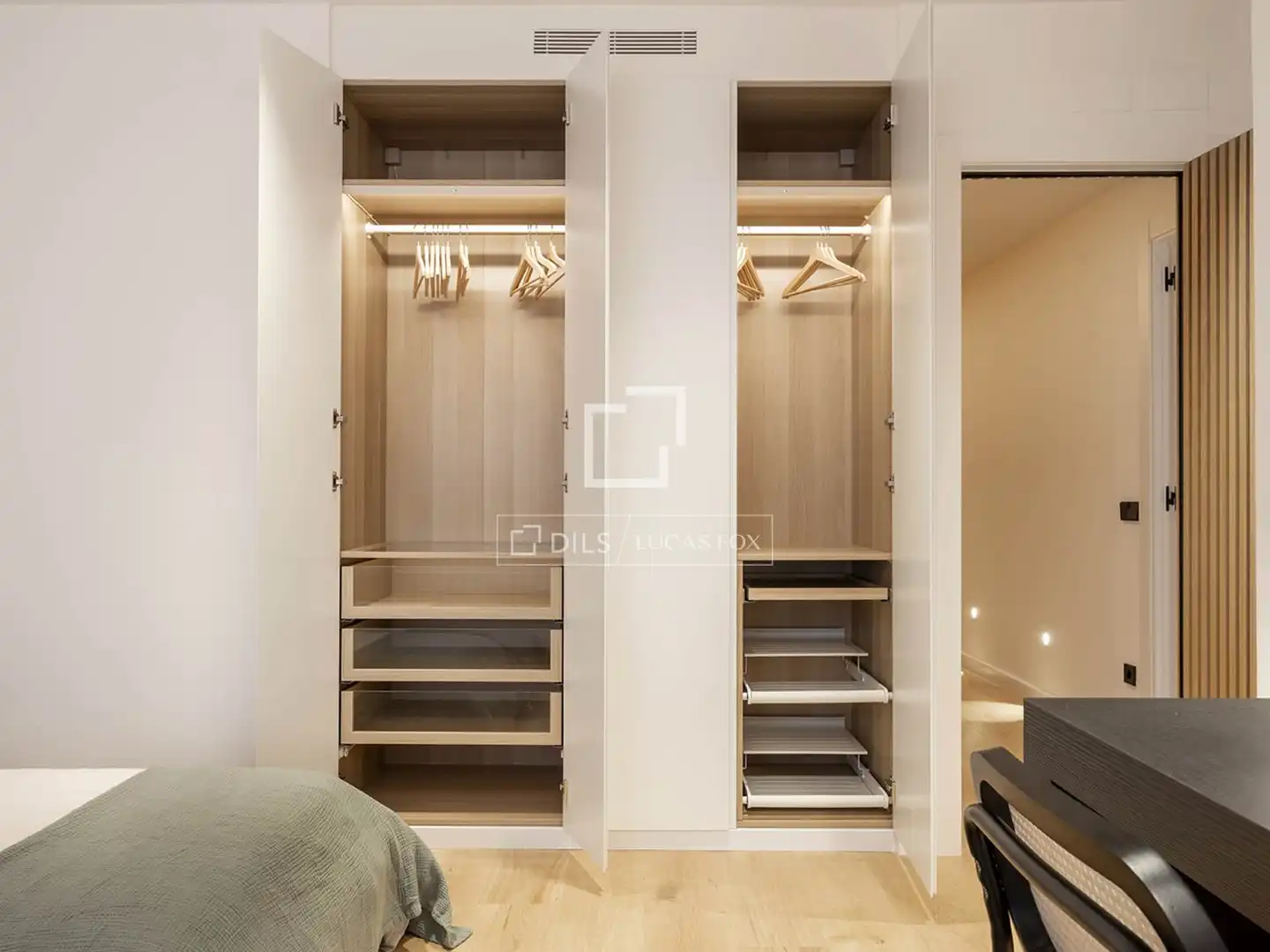 Bedroom of Flat for rent in Barcelona  with Air Conditioner, Heating and Parquet flooring