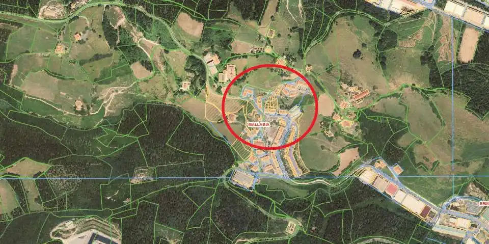 Terreno residenziale in vendita a Mallabia, imagen 2