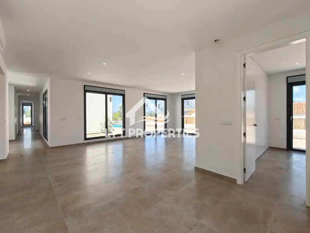 Houses for sale in Jávea / Xàbia  with Air Conditioner, Private garden and Terrace
