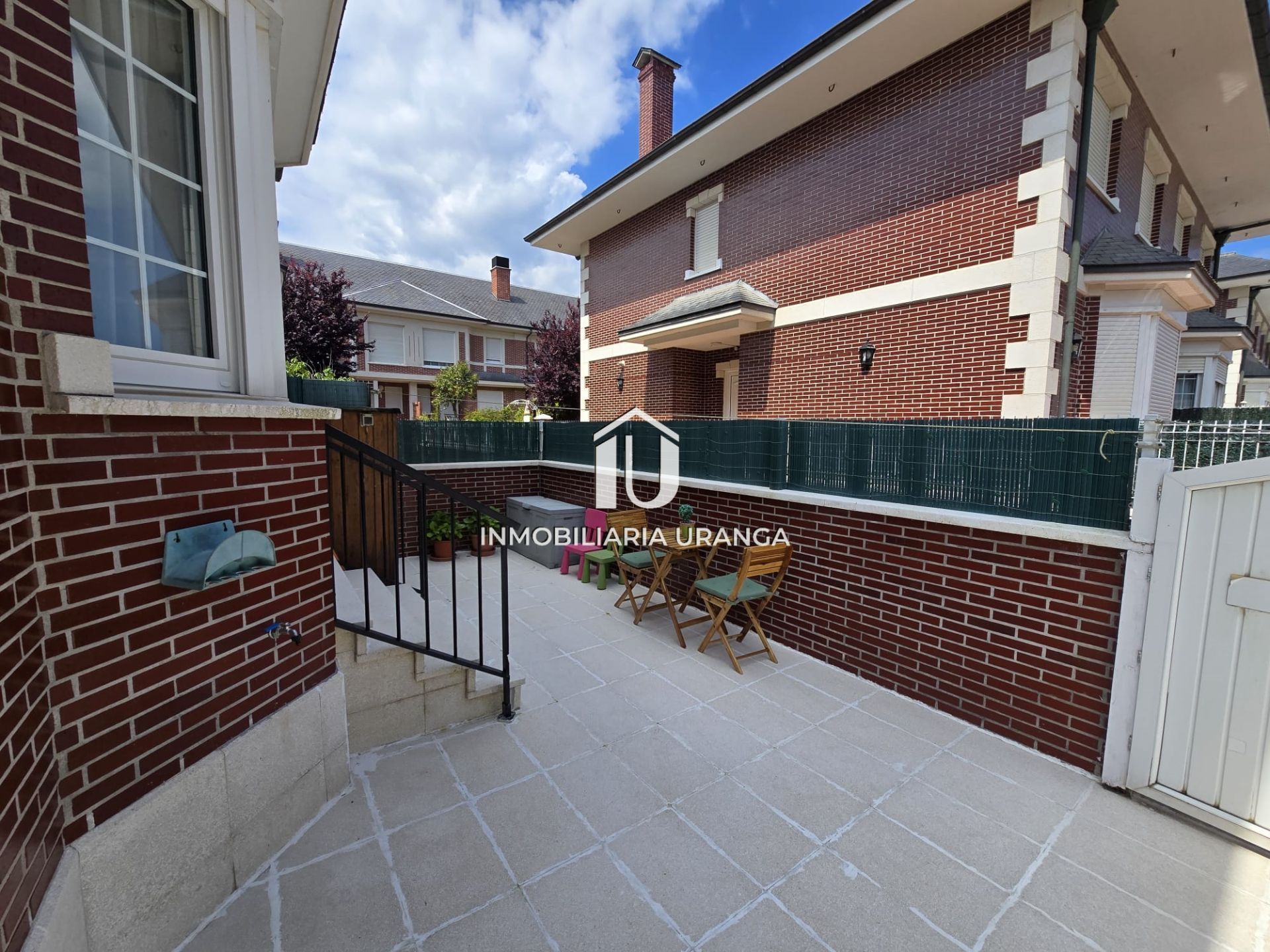 Terrace of House or chalet for sale in Laredo  with Heating and Storage room