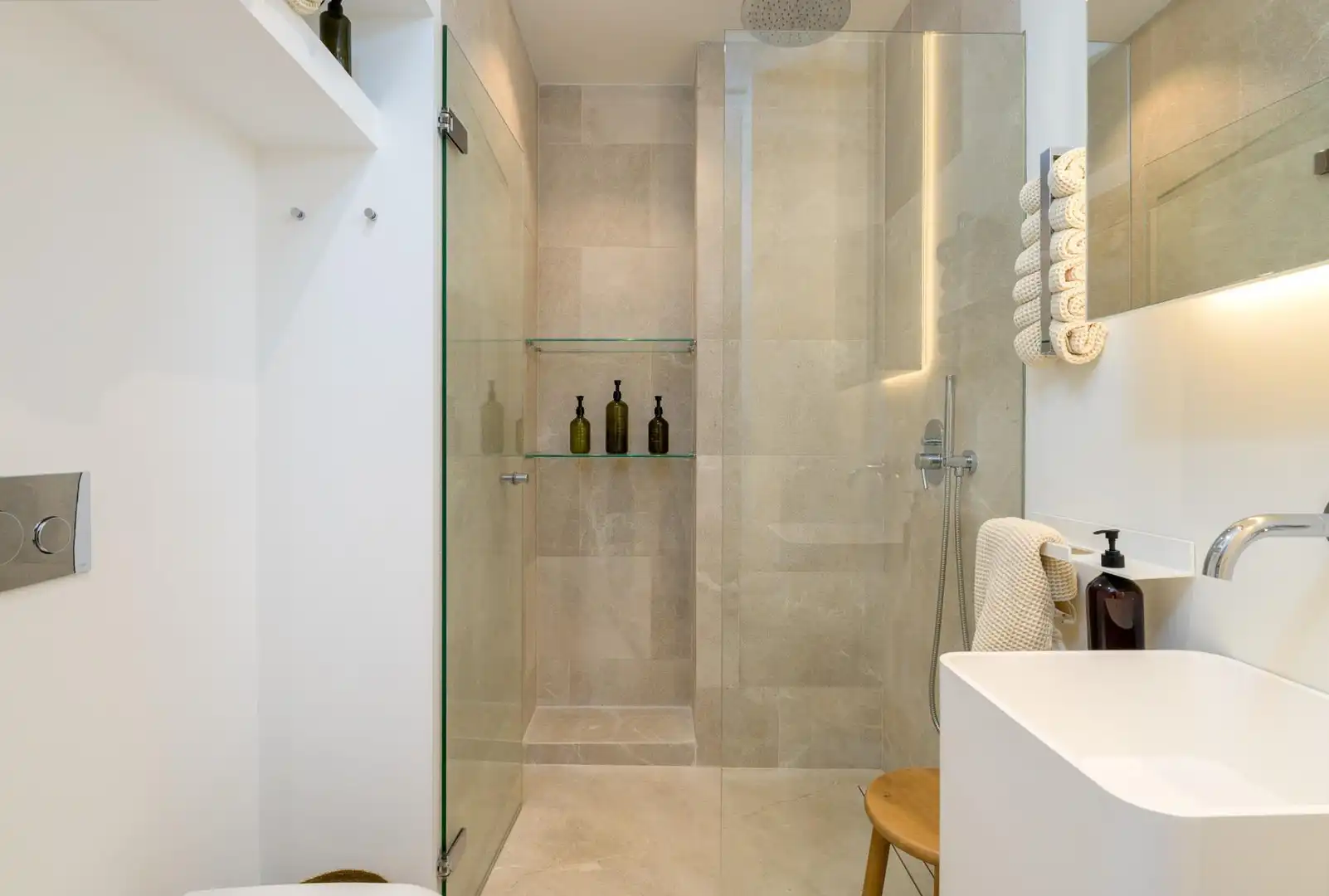 Badezimmer von Erdgeschoss zum Verkauf in  Palma de Mallorca mit Klimaanlage, Heizung und Privatgarten