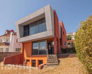Vista exterior de Casa o xalet en venda en Santa Brígida amb Aire condicionat, Calefacció i Jardí privat