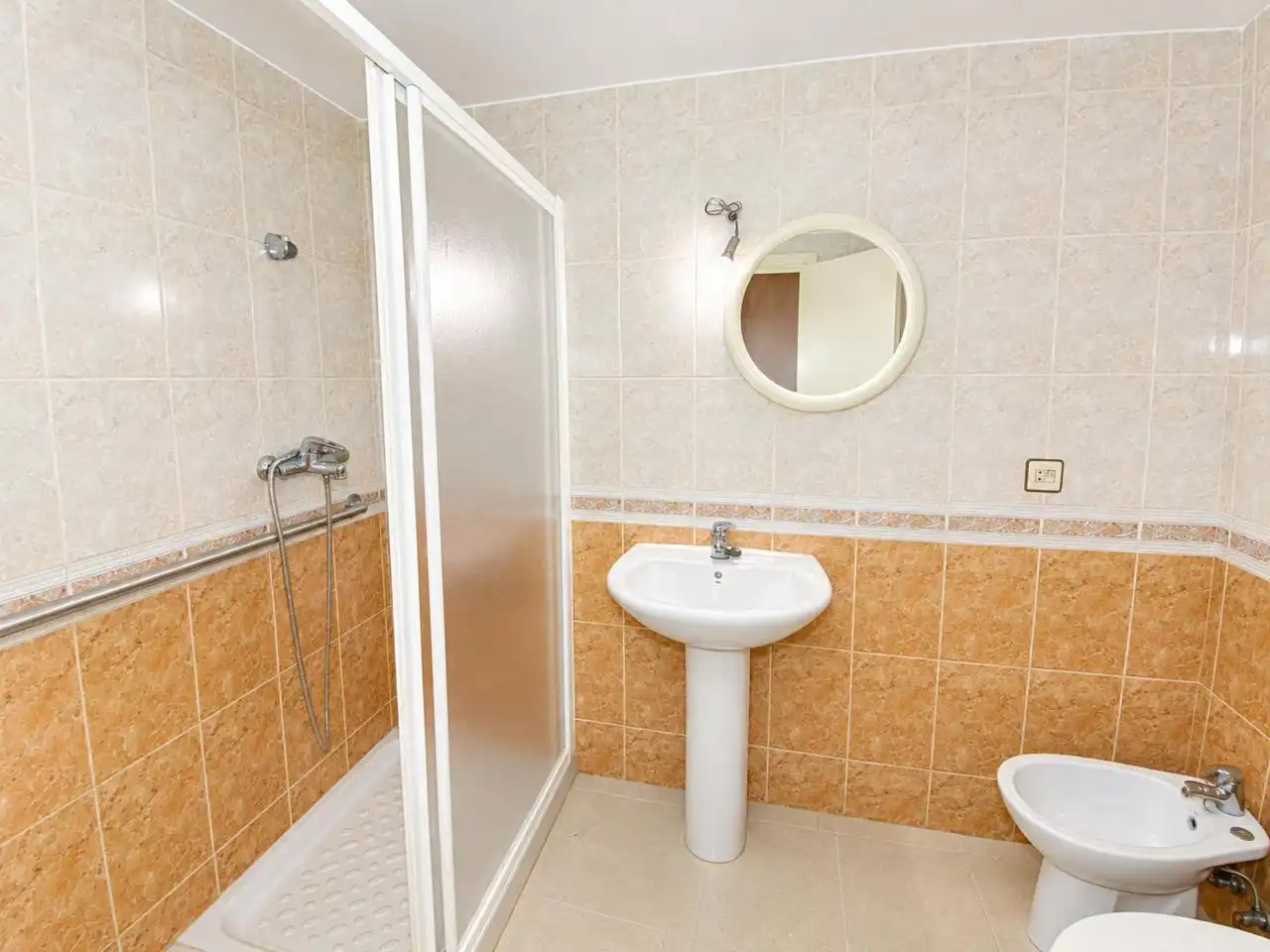 Badezimmer von Erdgeschoss zum Verkauf in Mérida mit Terrasse