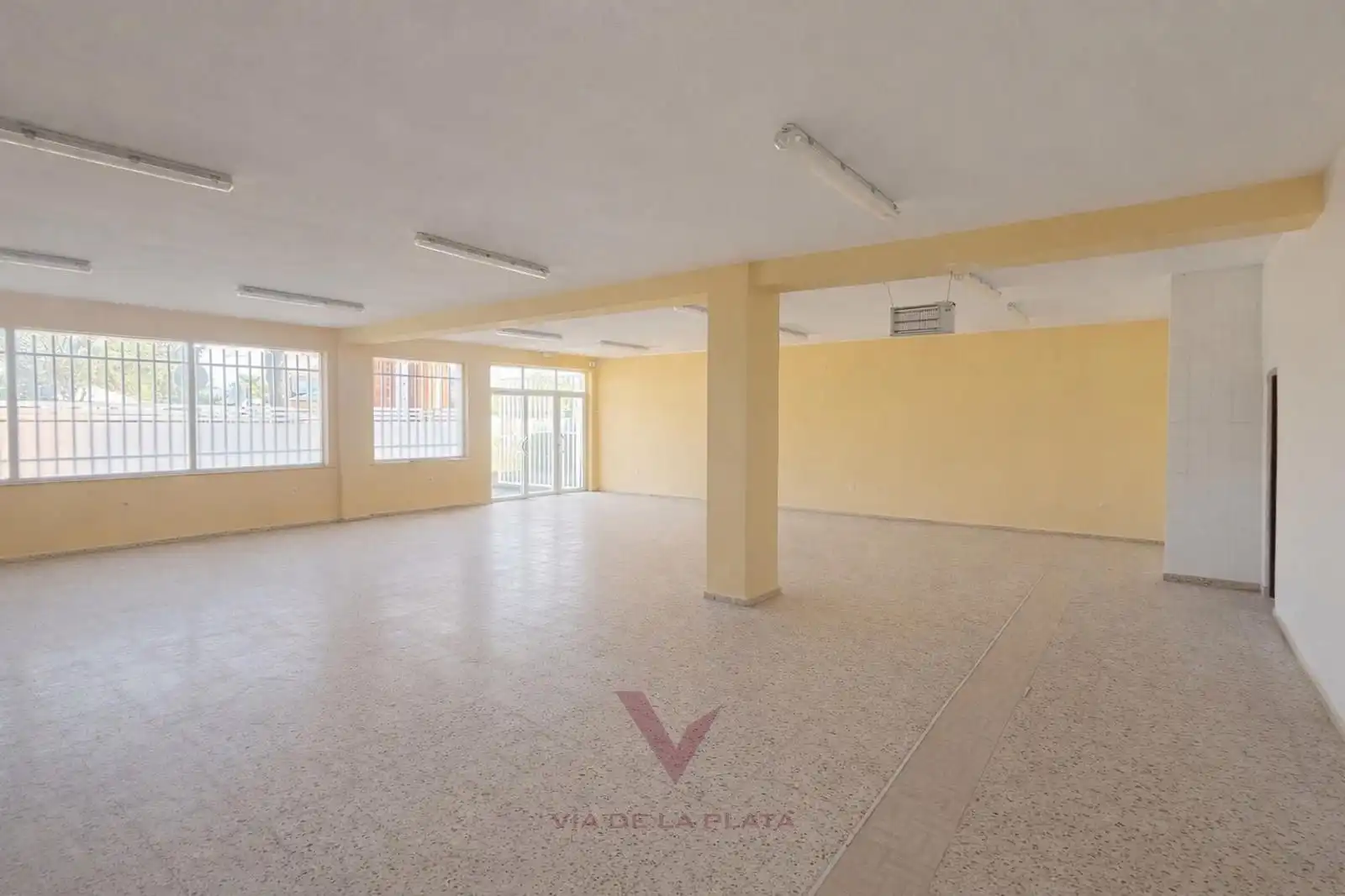 Local comercial en alquiler en Pavos 26, imagen 3