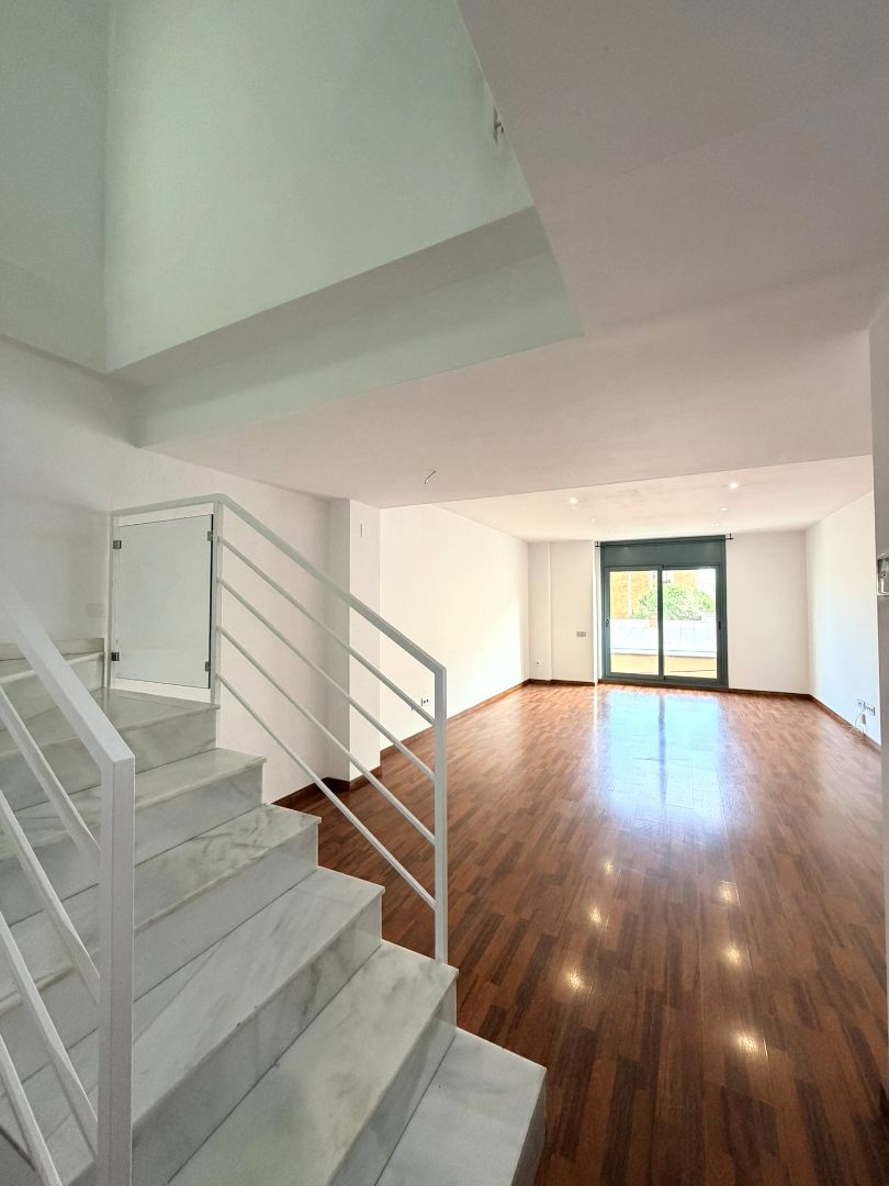 Dúplex de lloguer a Carrer de Caresmar, Can Feu