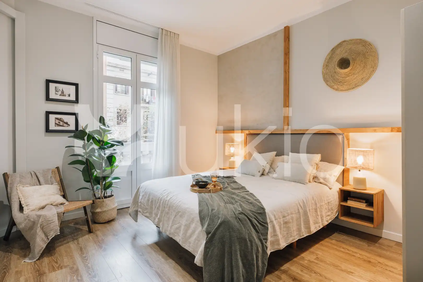 Dormitori de Apartament de lloguer en Barcelona amb Aire condicionat, Calefacció i Moblat