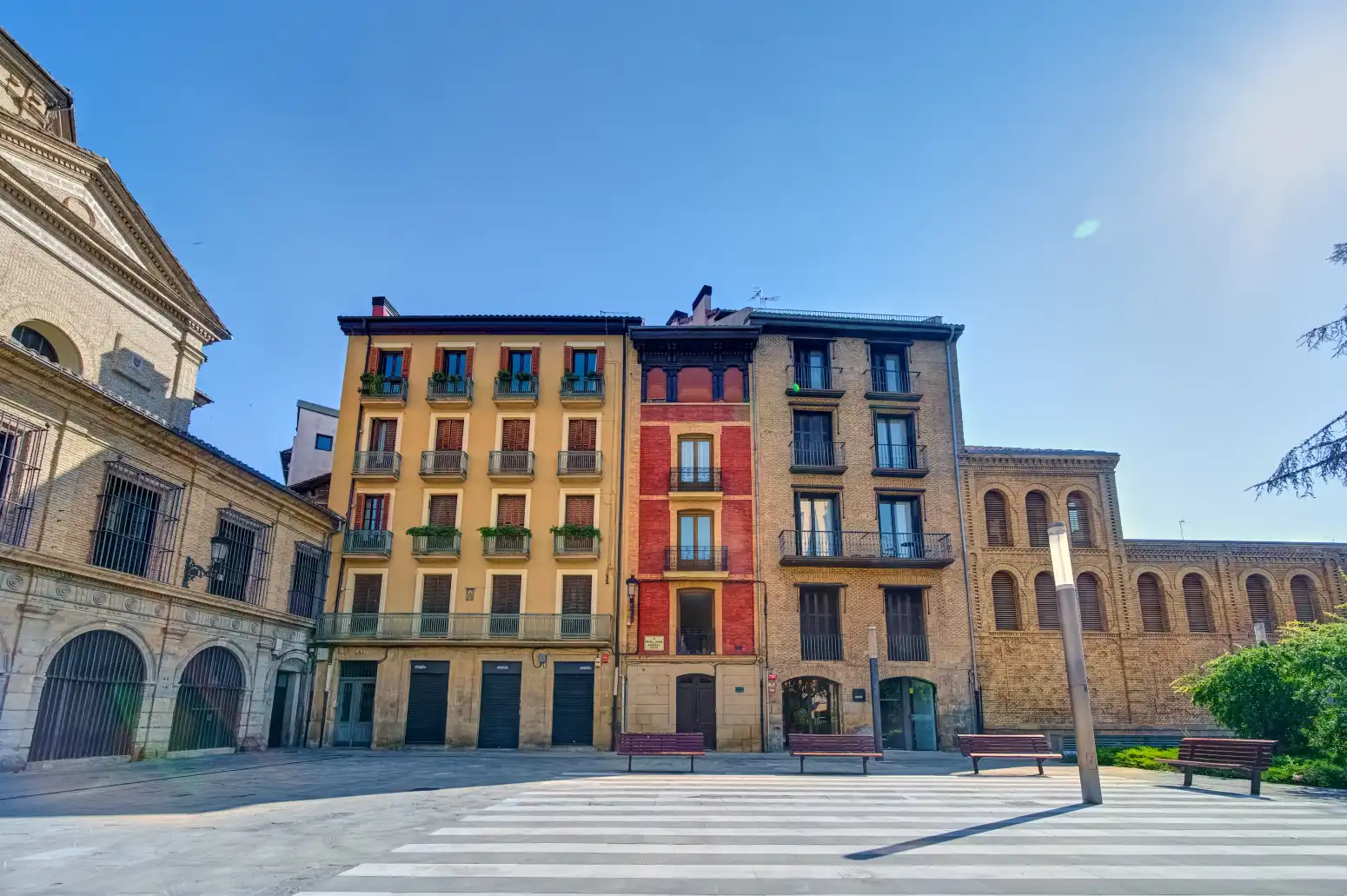 Außenansicht von Wohnung zum Verkauf in  Pamplona / Iruña mit Heizung und Parkett