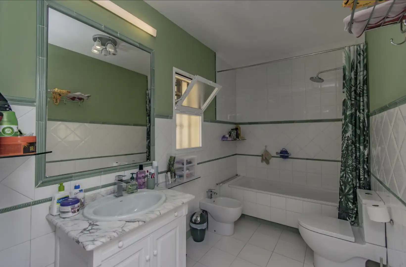 Casa aparellada amb piscina en venda a La Quinta, imagen 8