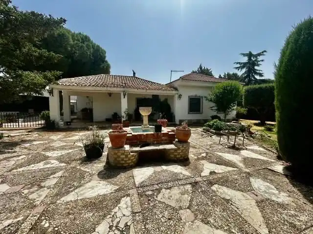 Garden of Houses for sale in Úbeda  with Private garden, Storage room and Swimming Pool