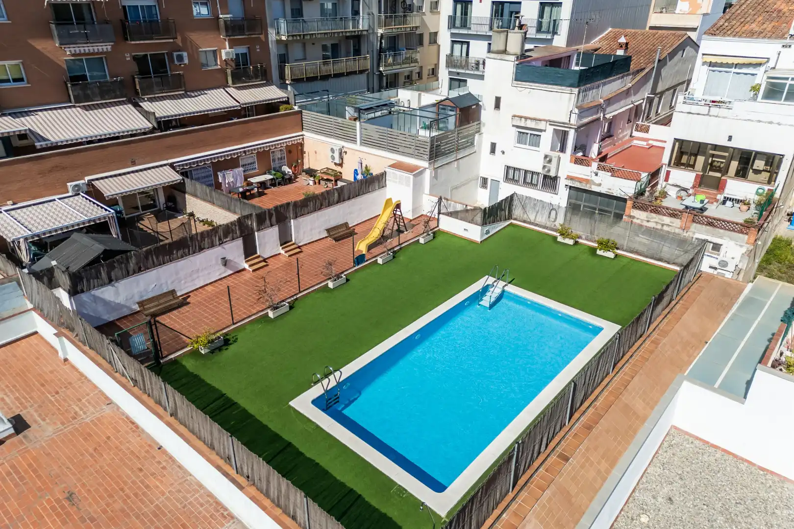 Schwimmbecken von Maisonette zum Verkauf in Mataró mit Klimaanlage, Heizung und Terrasse