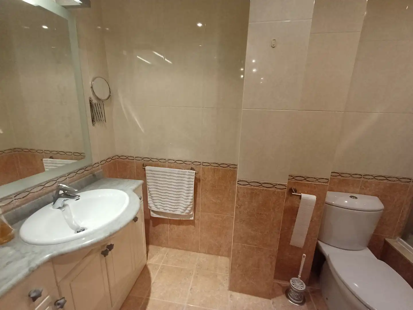 Badezimmer von Wohnung zum Verkauf in A Coruña Capital  mit Heizung, Abstellraum und Haustechnik