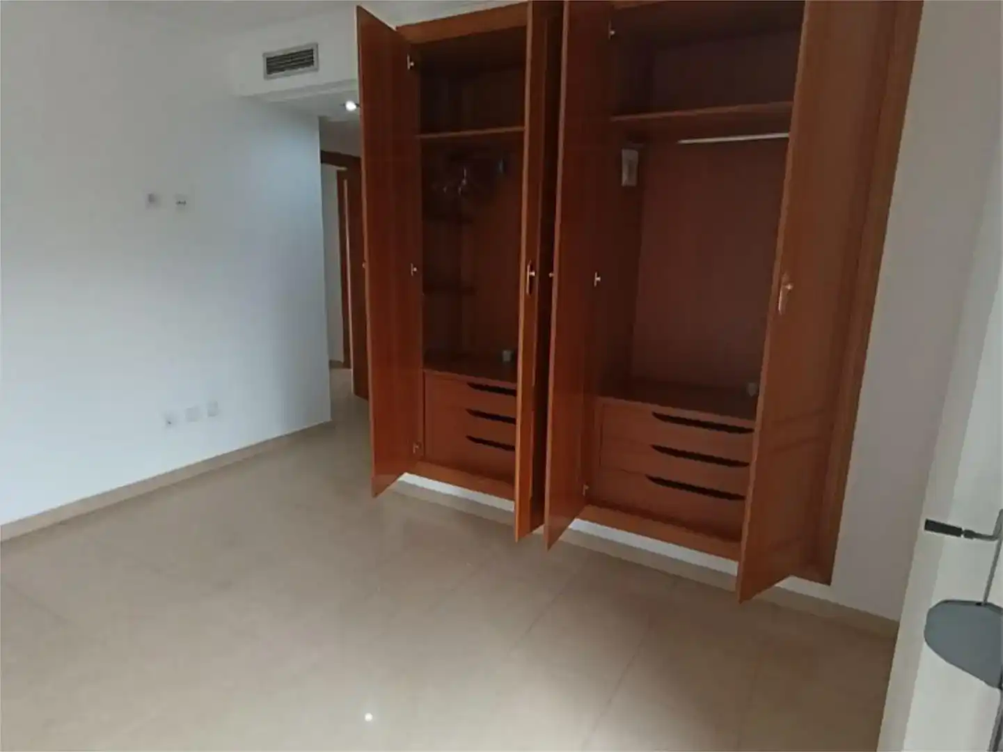 Schlafzimmer von Wohnung zur Miete in Torrent mit Klimaanlage, Schwimmbad und Balkon