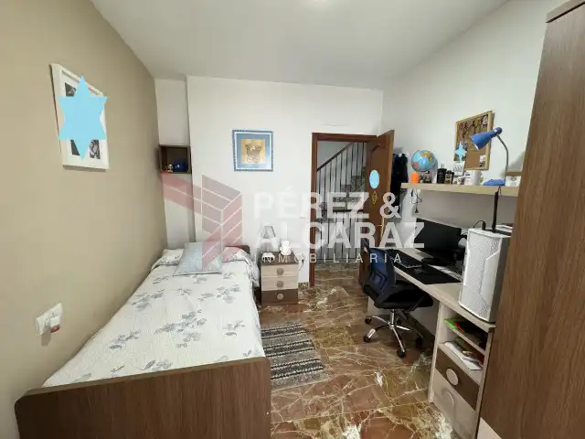 Dormitori de Casa adosada en venda en Palma del Río amb Terrassa i Balcó