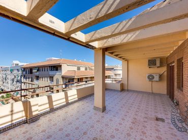 Penthouse mit Aufzug zum Verkauf in Calle Calle Urbano Arregui