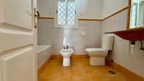 Bathroom of Planta baja for sale in Estepona  with Air Conditioner, Swimming Pool and Balcony