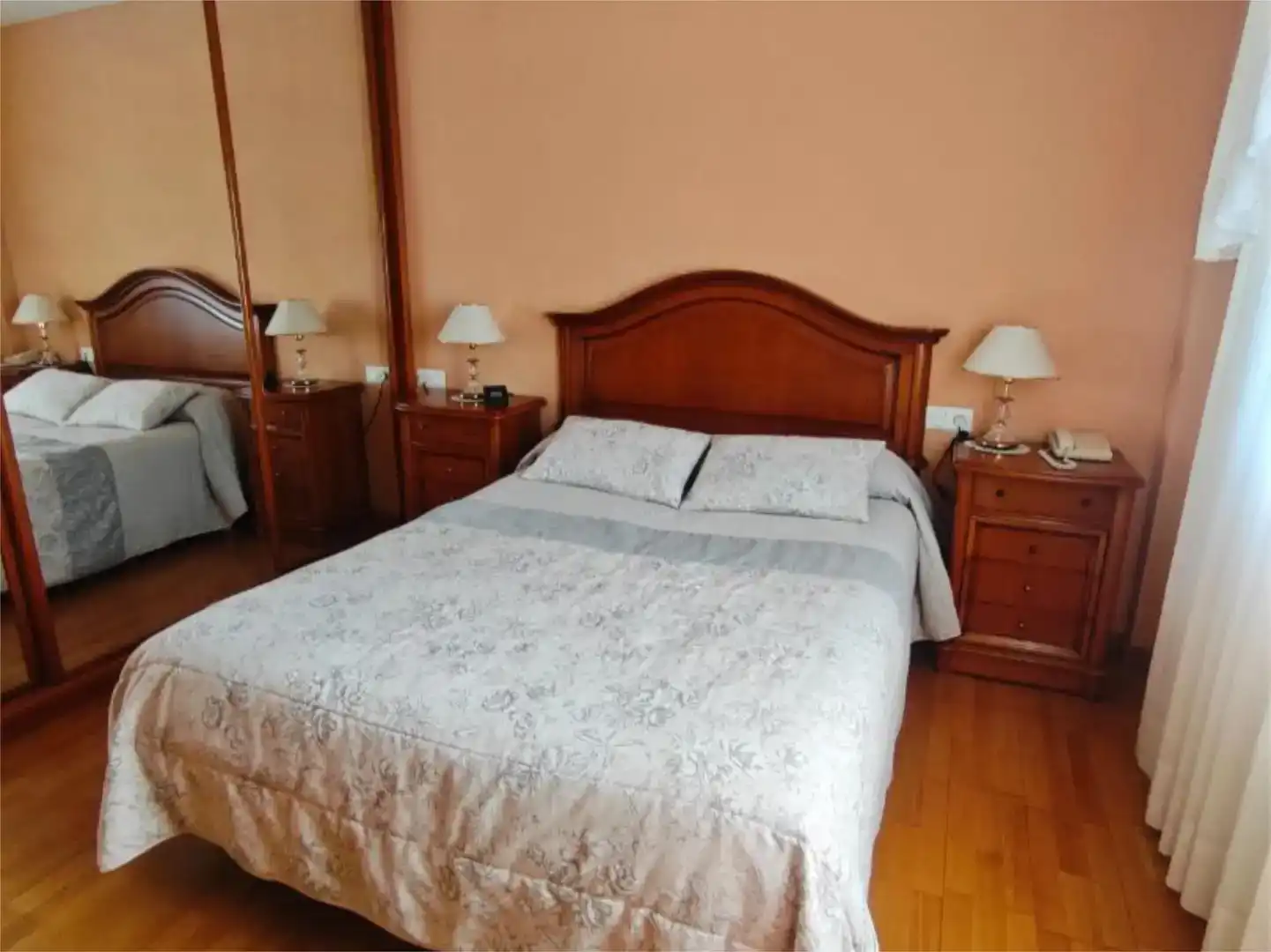 Dormitori de Casa o xalet en venda en  Zaragoza Capital amb Aire condicionat, Piscina i Balcó