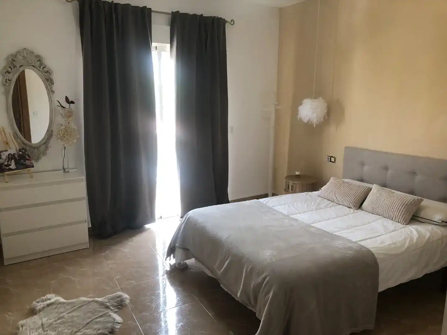 Bedroom of Flat for share in Avenida Alemania-Italia