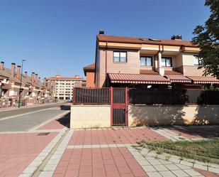 Casa adosada en venda a Calle Páramo de Vivar, 22, Parque Alameda - Paula López