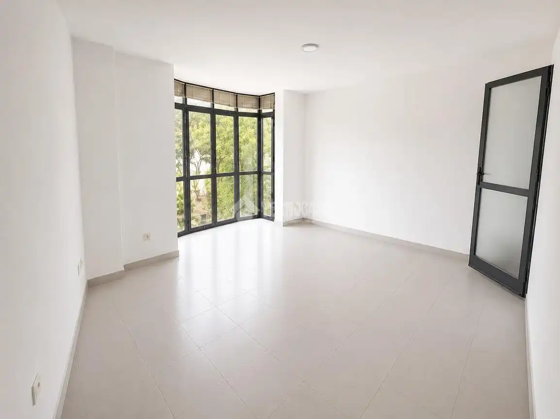 Wohnzimmer von Wohnung zum Verkauf in Alameda