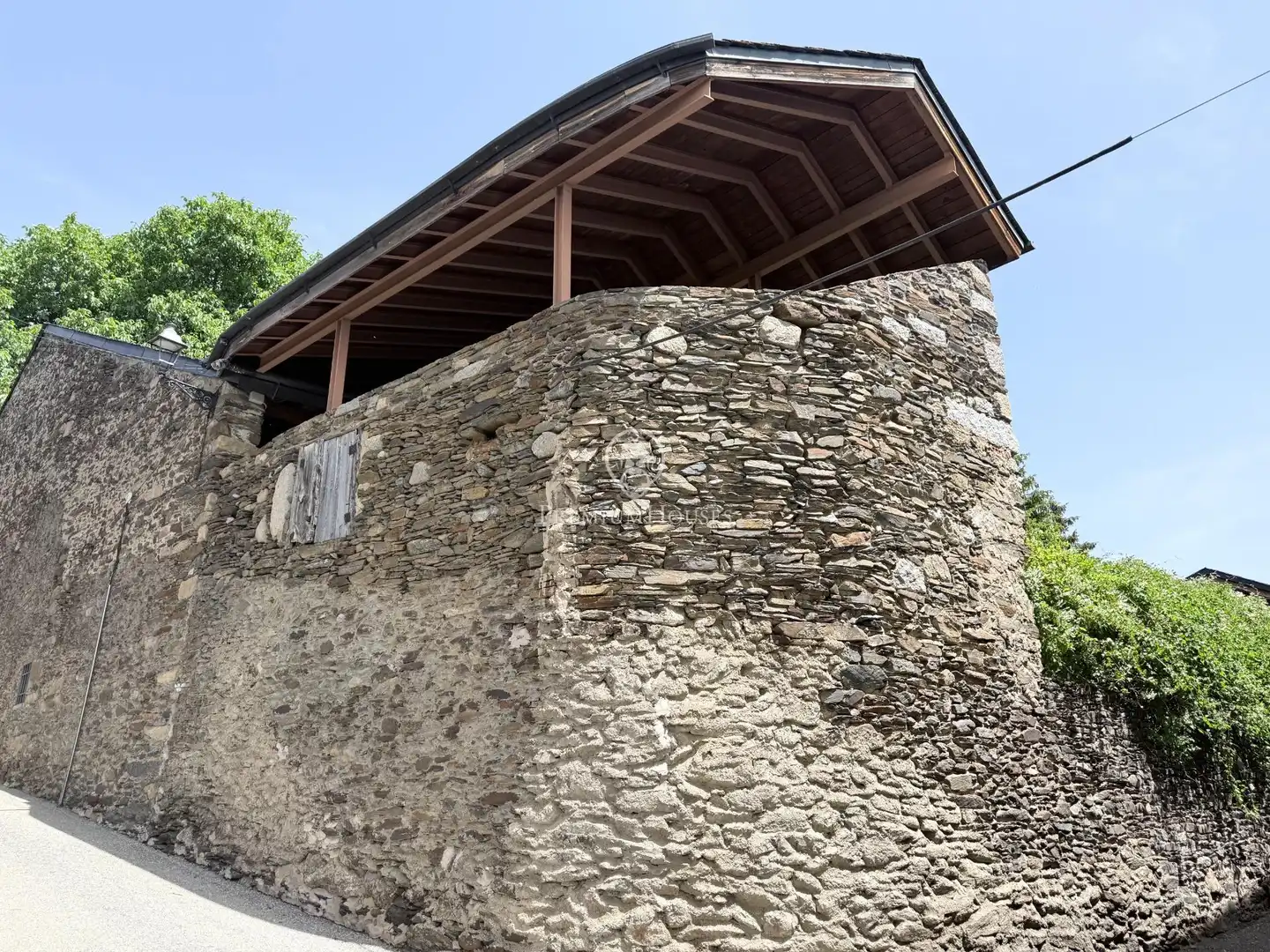 Vista exterior de Finca rústica en venda en Guils de Cerdanya amb Jardí privat i Traster
