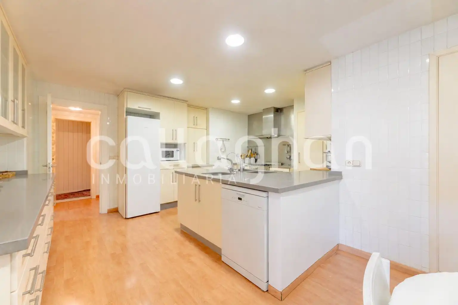 Kitchen of Flat for sale in Valencia  with Air Conditioner, Heating and Terrace