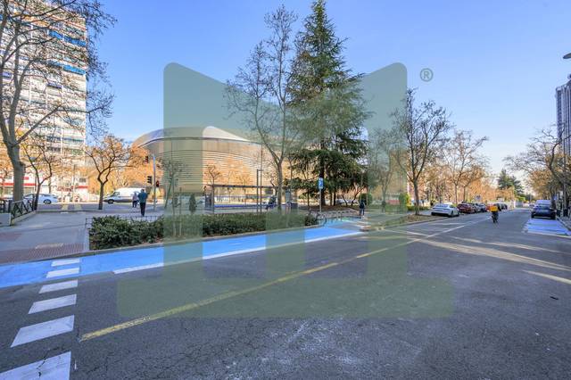 Piso en Venta en Manolete en Cuatro Caminos - Azca