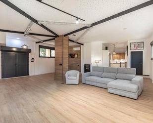 Living room of Study for sale in  Granada Capital  with Air Conditioner, Heating and Parquet flooring