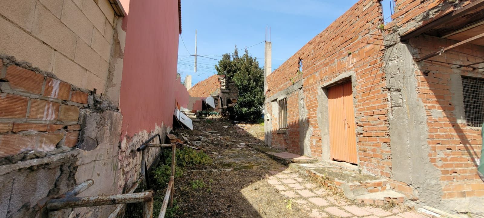 Exterior view of House or chalet for sale in Algeciras  with Private garden and Terrace